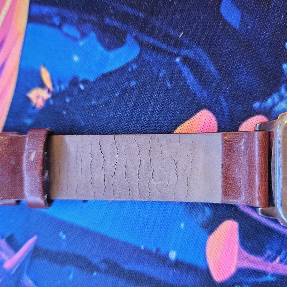 VINTAGE  Watches with "Winnie the Pooh" Designs (TWO) - Picture 5 of 7